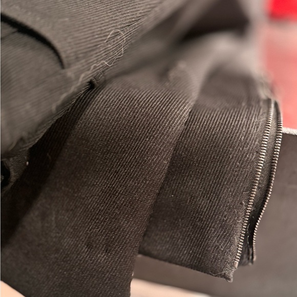 100% Authentic Christian Dior pants 😍 so CUTE has built in belt - Picture 2 of 7